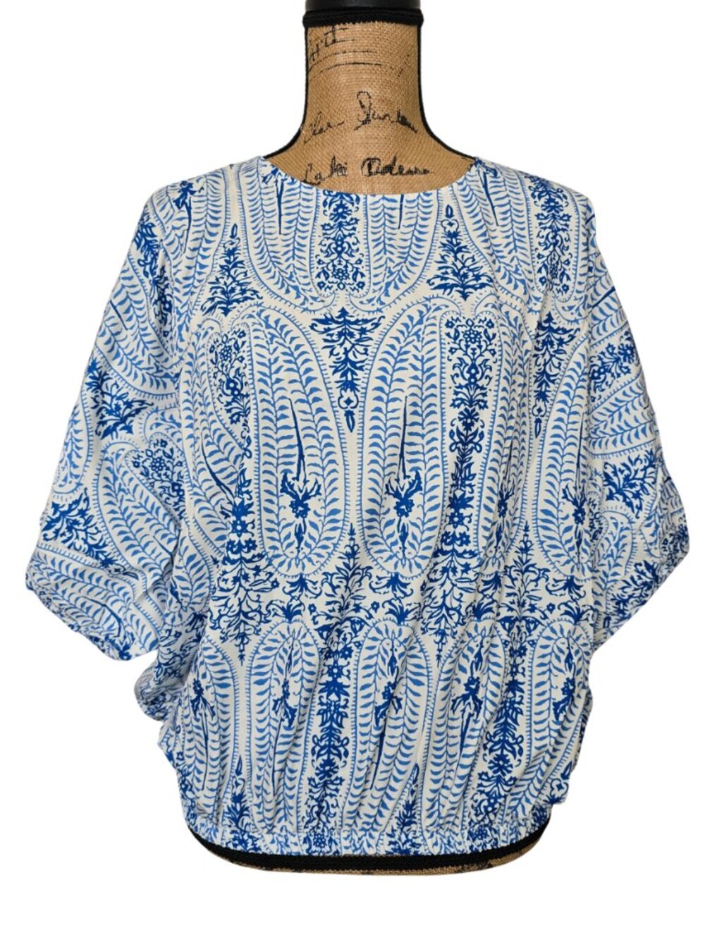 Women's Blue & White Paisley Print Short Sleeve Blouse w. Elastic Hem Size Large